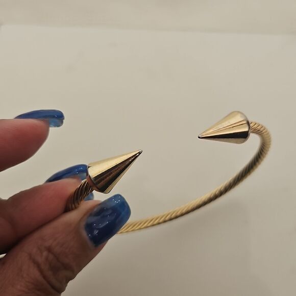 Gold Twisted Open Cuff Bracelet - Picture 15 of 16